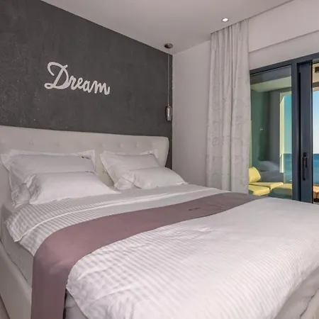 Luxury Sun View With Heated Pool Villa *