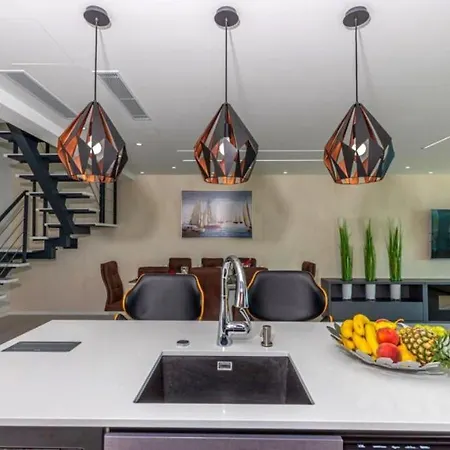 Luxury Sun View With Heated Pool 빌라 크리크베니카