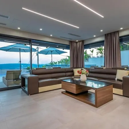 빌라 Luxury Sun View With Heated Pool