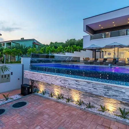 Villa Luxury Sun View With Heated Pool Crikvenica