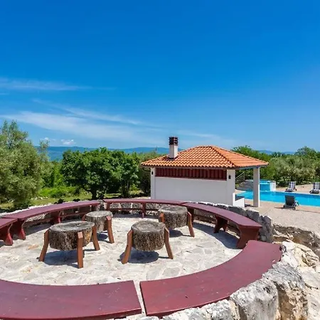 Luxury Sun View With Heated Pool Villa *