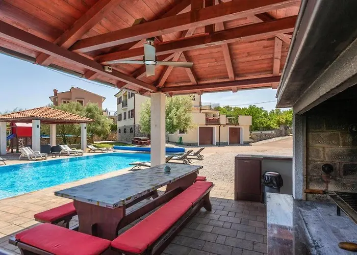 Luxury Sun View With Heated Pool * ツリクヴェニツァ