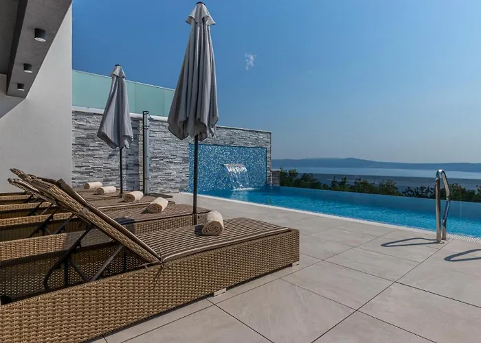 Vila Luxury Sun View With Heated Pool