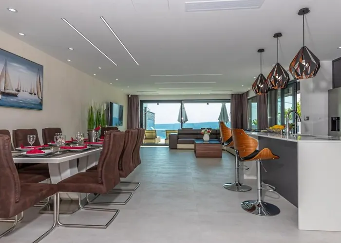 Luxury Sun View With Heated Pool Crikvenica