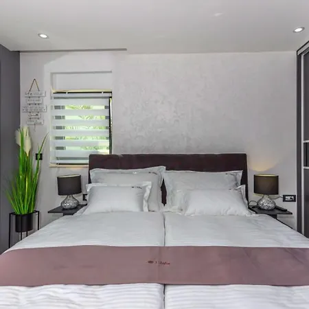 Villa Luxury Sun View With Heated Pool Crikvenica