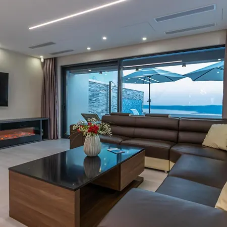 Luxury Sun View With Heated Pool Villa