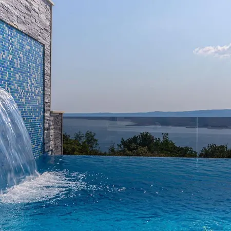 Luxury Sun View With Heated Pool Crikvenica