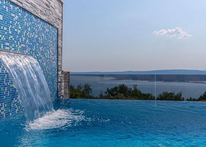 Luxury Sun View With Heated Pool Crikvenica