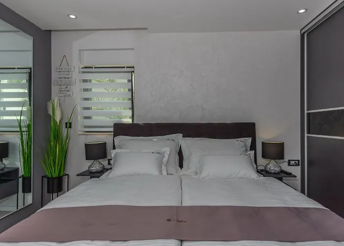 Luxury Sun View With Heated Pool Crikvenica